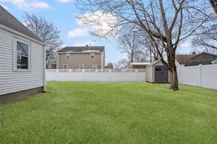 77 Buttonwoods Ave, Warwick, RI 02886 - Photo 32