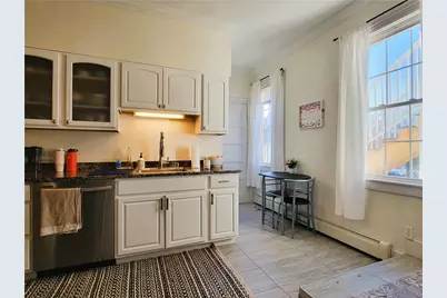 102 Broadway #2B, Newport, RI 02840 - Photo 2