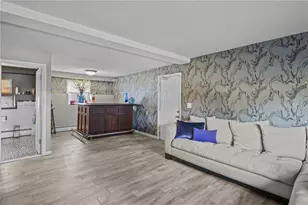 210 Summit Dr, Cranston, RI 02920 - Photo 20