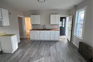 34 Heroux Ave, Woonsocket, RI 02895 - Photo 4