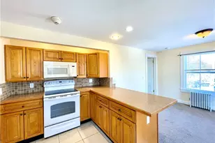 14 Dresser St, Newport, RI 02840 - Photo 8