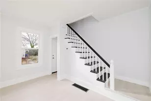 38 Madison St, Pawtucket, RI 02861 - Photo 12