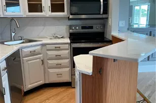 553 Bellevue Ave, Newport, RI 02840 - Photo 6