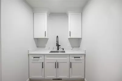 178 St. Louis Avenue, Woonsocket, RI 02895 - Photo 12