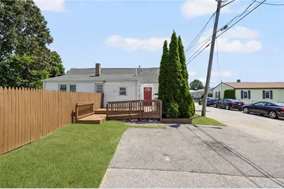 51 Old Oak Avenue, Cranston, RI 02920 - Photo 4