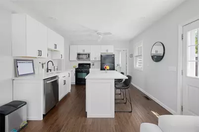 51 Old Oak Avenue, Cranston, RI 02920 - Photo 12