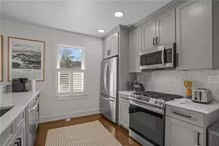 8 Cross St, Newport, RI 02840 - Photo 12