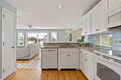 18 Warren Avenue, Middletown, RI 02840 - Photo 12