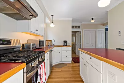 6 Gladding Court #1, Newport, RI 02840 - Photo 8