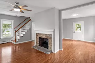 34 Chapin Ave, Warwick, RI 02889 - Photo 2