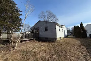 15 Plaza Dr, East Providence, RI 02915 - Photo 16