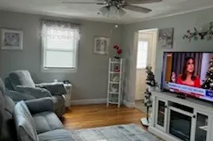 859 Pontiac Ave, Cranston, RI 02910 - Photo 6