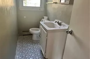 74 Lake St, Cranston, RI 02910 - Photo 20