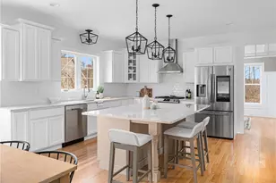 77 Lantern Hl Dr, Cranston, RI 02921 - Photo 8