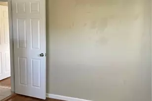 101 Woodland Ave, Cranston, RI 02920 - Photo 10