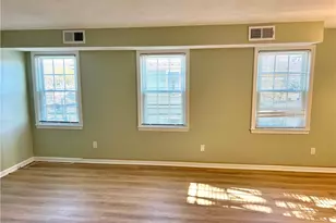 101 Marlborough St, East Greenwich, RI 02818 - Photo 4