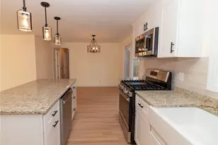 105 Hornet Rd, North Kingstown, RI 02852 - Photo 18