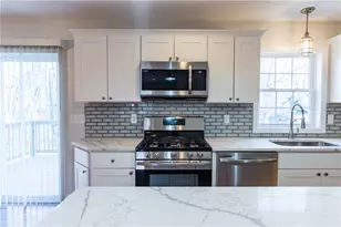 100 Brentwood Ave, Warwick, RI 02886 - Photo 14