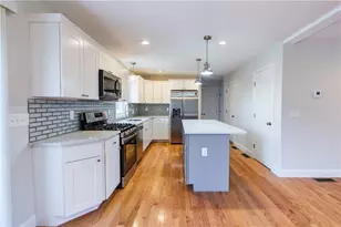 100 Brentwood Ave, Warwick, RI 02886 - Photo 10