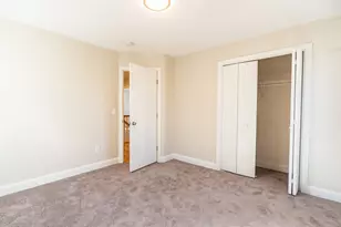 100 Brentwood Ave, Warwick, RI 02886 - Photo 32