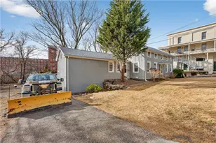 154 Waterman Ave, North Providence, RI 02911 - Photo 4