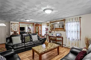 73 Trenton St, Providence, RI 02906 - Photo 4