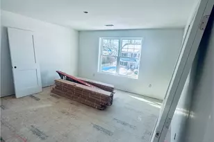 10 Dale Ave, Cranston, RI 02910 - Photo 12