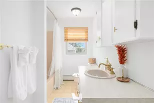 45 E St, Bristol, RI 02809 - Photo 10