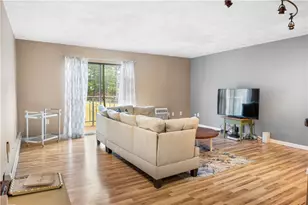 752 Quaker Ln, Warwick, RI 02818 - Photo 2