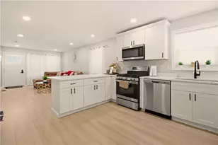 272 Sayles St, Providence, RI 02905 - Photo 18