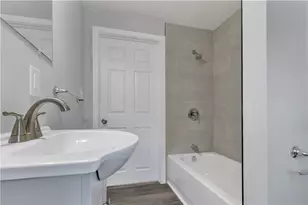 40 Jenkins St, Providence, RI 02906 - Photo 14