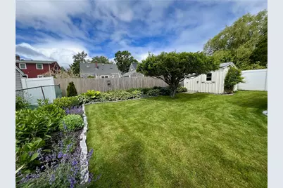 83 Eustis Avenue, Newport, RI 02840 - Photo 22