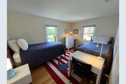 83 Eustis Avenue, Newport, RI 02840 - Photo 10