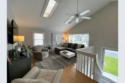 83 Eustis Avenue, Newport, RI 02840 - Photo 4