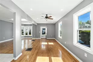 32 Carver St, Pawtucket, RI 02860 - Photo 8