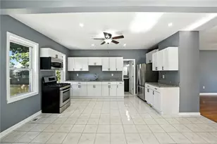 32 Carver St, Pawtucket, RI 02860 - Photo 6