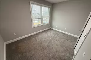 25 Denison St, Providence, RI 02904 - Photo 20