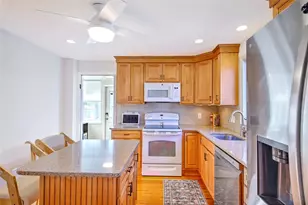 46 Highland St, Cranston, RI 02920 - Photo 20