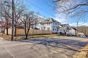 46 Highland St, Cranston, RI 02920 - Photo 6