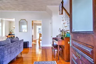 46 Highland St, Cranston, RI 02920 - Photo 8