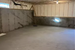 27 Baker St, Johnston, RI 02919 - Photo 8