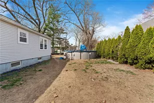 75 Northup St, Warwick, RI 02889 - Photo 16