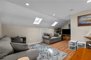 157 Harrison Ave, Newport, RI 02840 - Photo 14