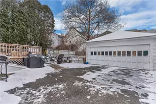 52 Bellevue Ave, Woonsocket, RI 02895 - Photo 20