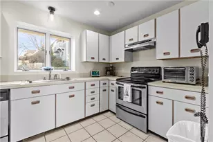 157 Harrison Ave, Newport, RI 02840 - Photo 12