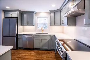 123 Cowesett Rd, Warwick, RI 02886 - Photo 8