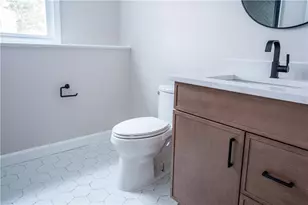 123 Cowesett Rd, Warwick, RI 02886 - Photo 16