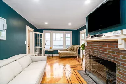 821 Post Road, Warwick, RI 02888 - Photo 32