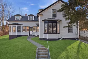 40 Youngs Ave, West Warwick, RI 02893 - Photo 2