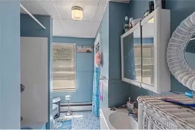 528 Lonsdale Avenue, Pawtucket, RI 02860 - Photo 2